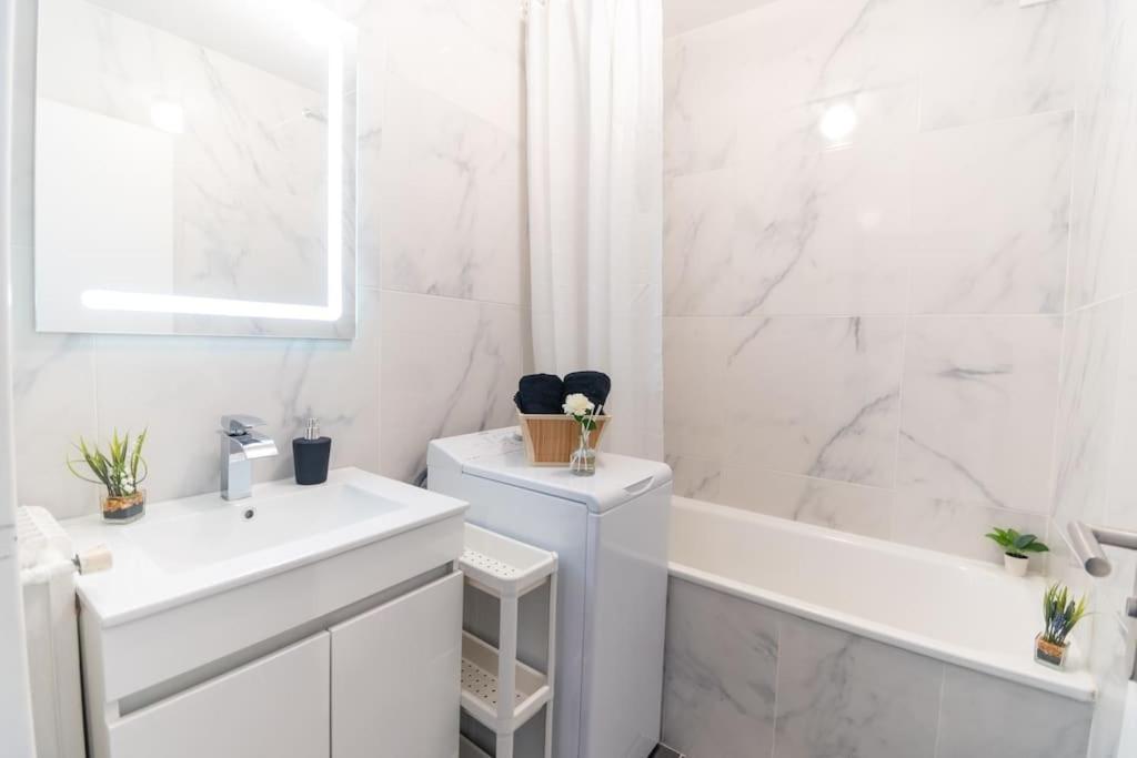 Le Citadin-T1-28M2-Pte Paris M7 Apartamento Le Kremlin-Bicêtre Exterior foto